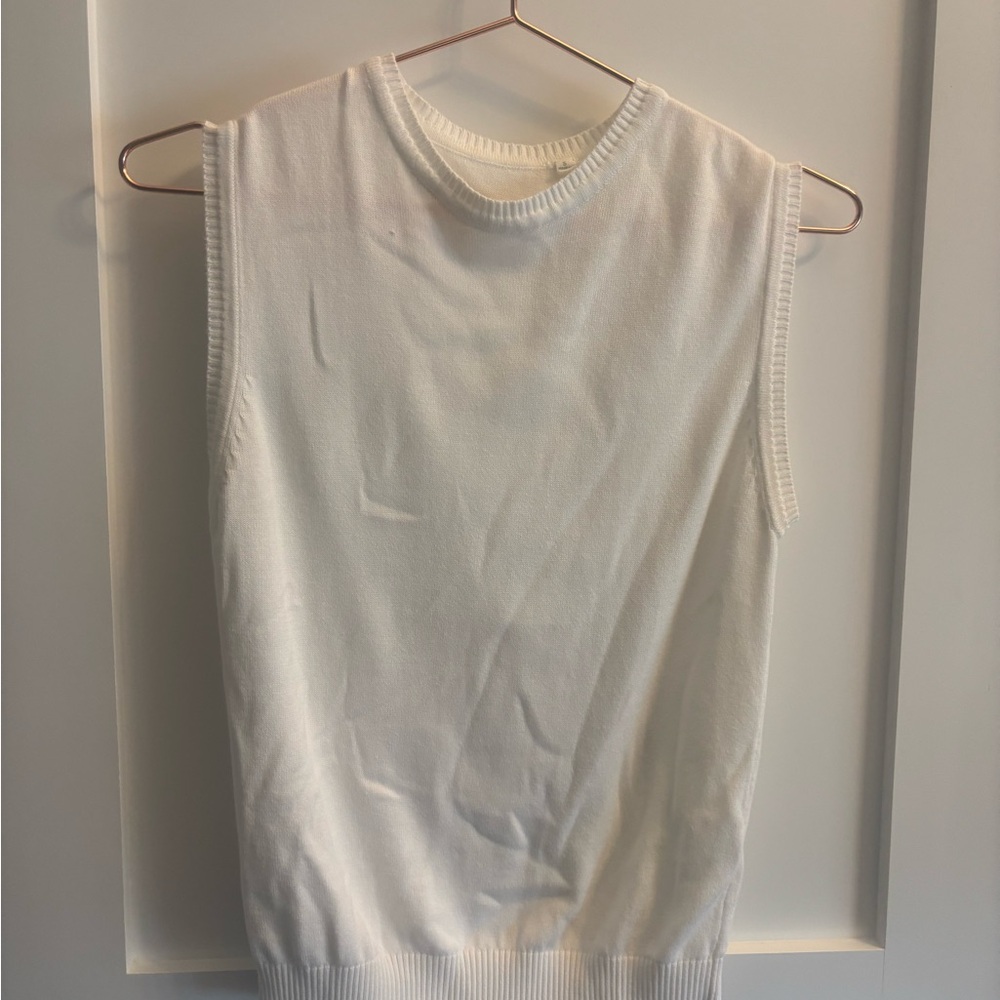 Chic White Sleeveless Tank Top